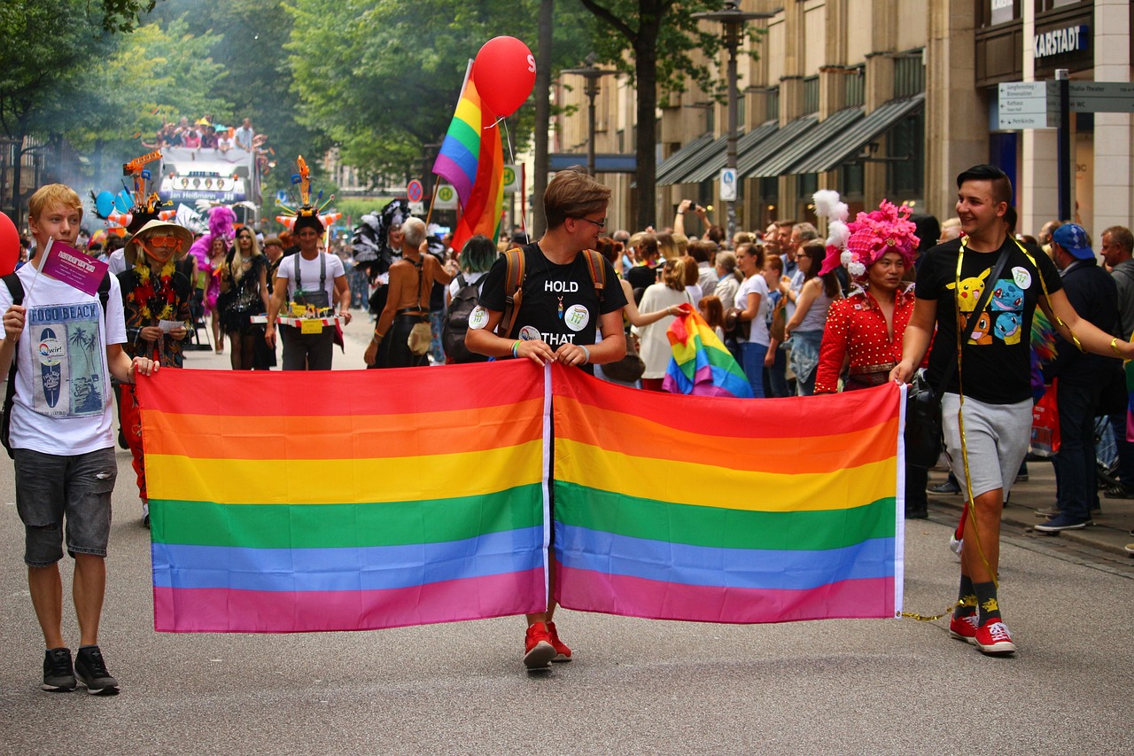 Desfile del Orgullo de Madrid 2026: Guía Completa